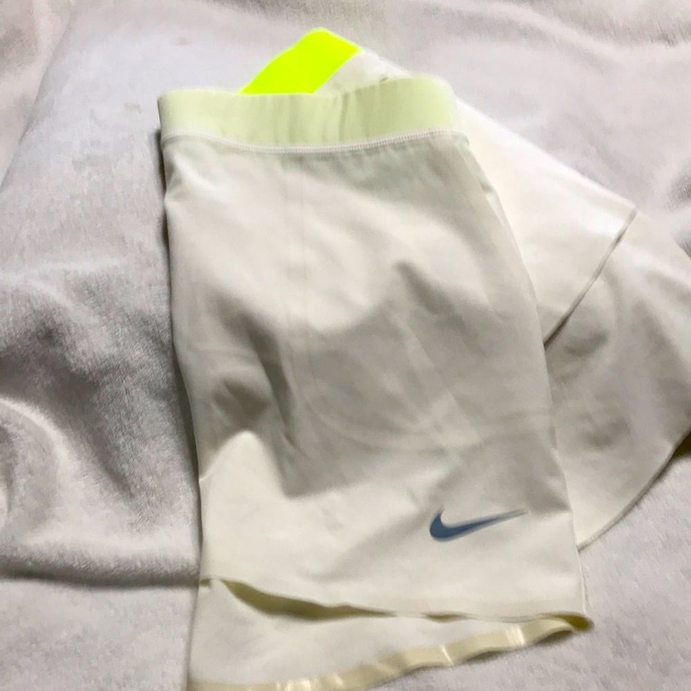 Nike golf skirt with back pocket